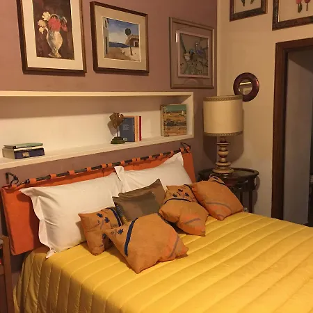 ベッド・アンド・ブレックファスト L'angolo Antico オリスターノ